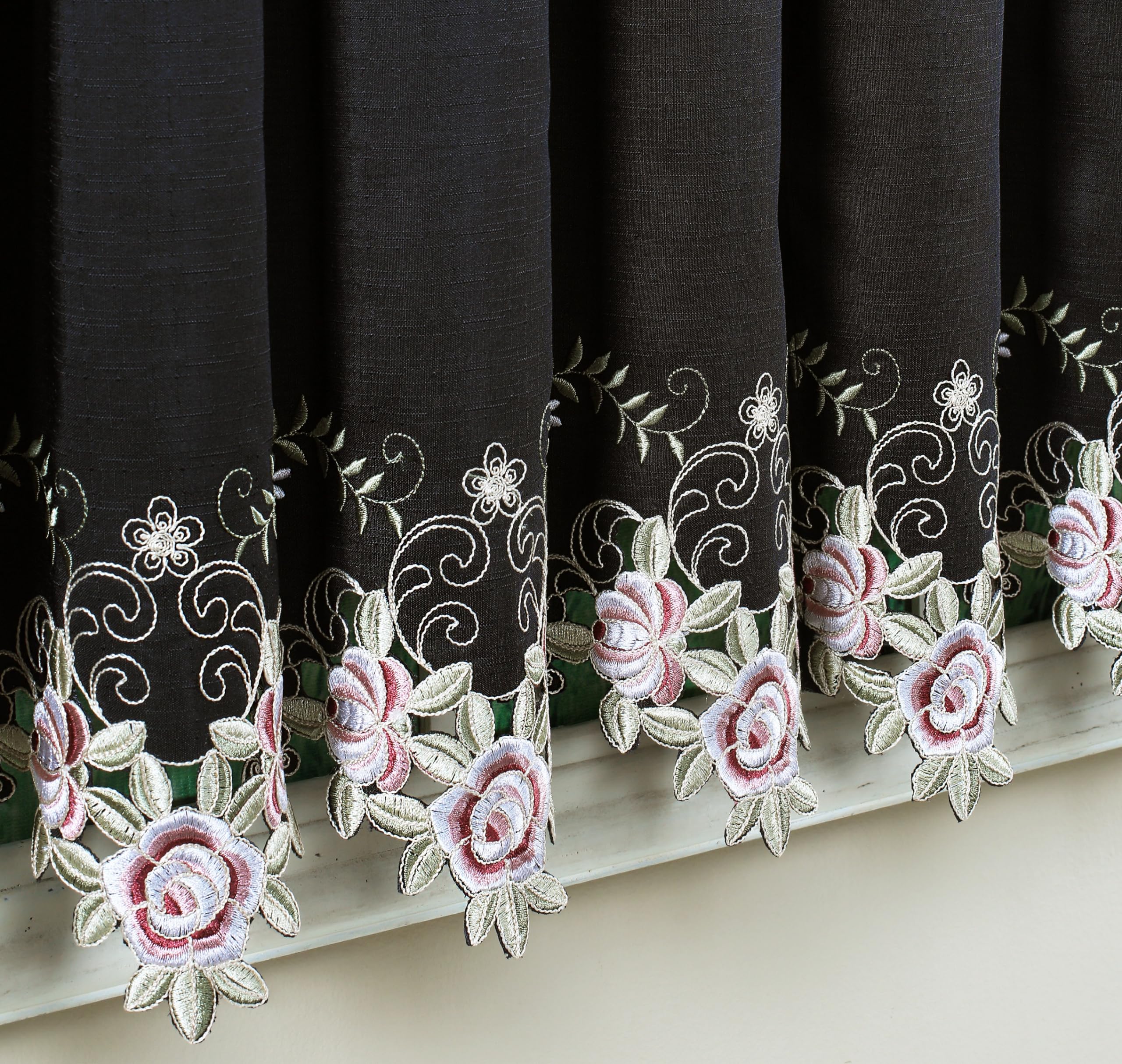 Amazon｜Today's Curtain Verona リバース刺繍層 24インチ ブラック